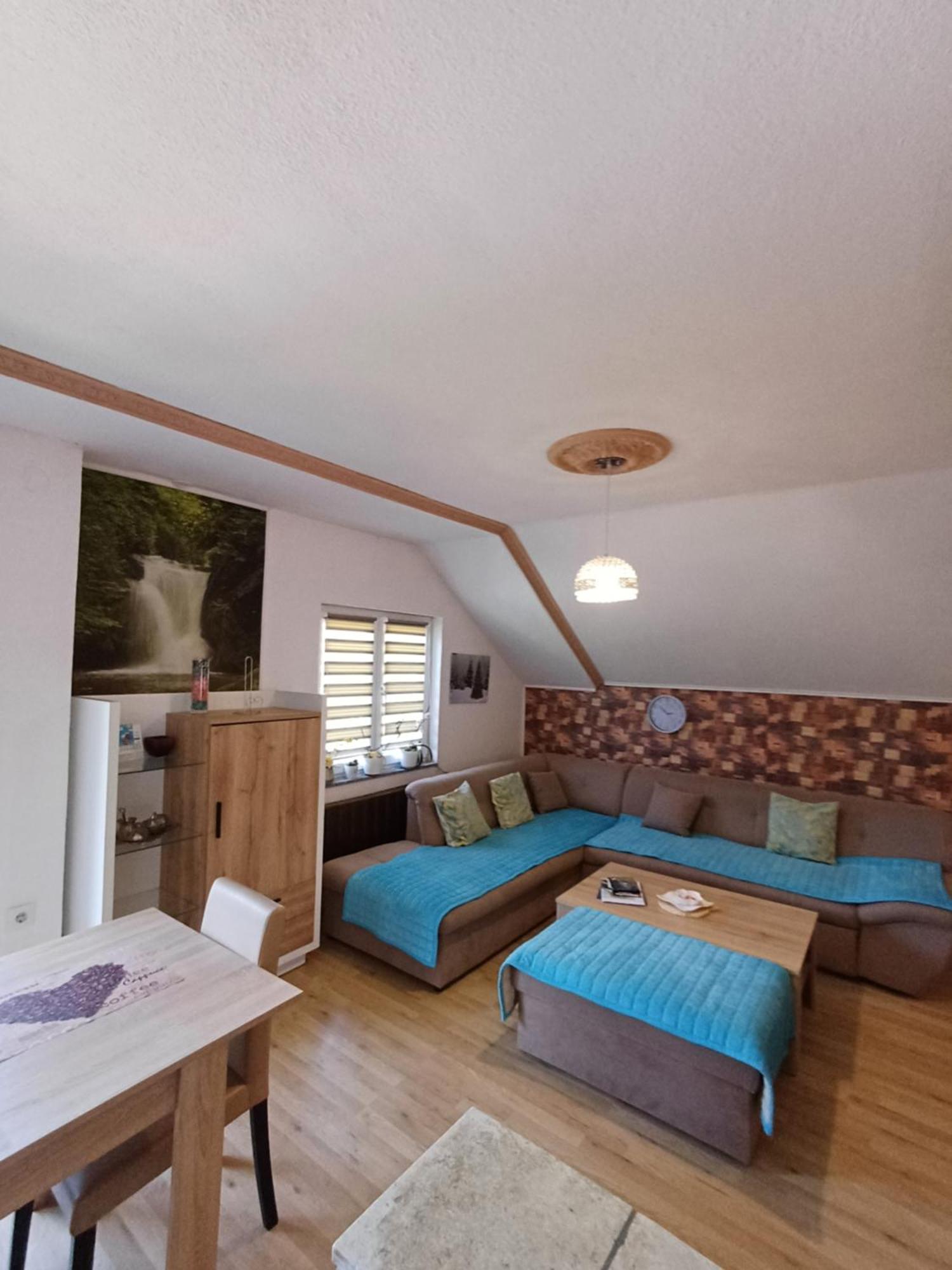 Apartman Denis Una Luzine Exterior photo