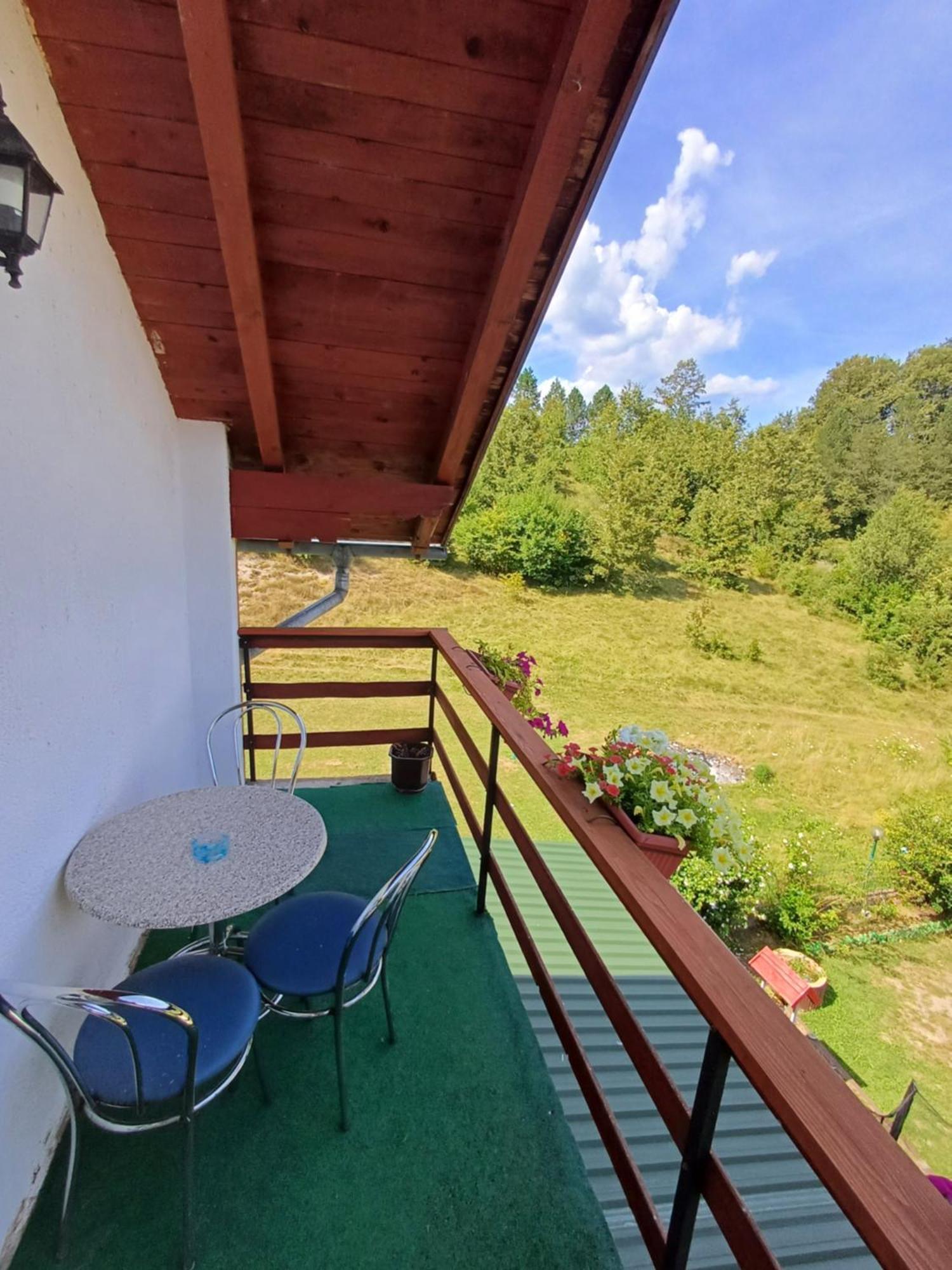 Apartman Denis Una Luzine Exterior photo