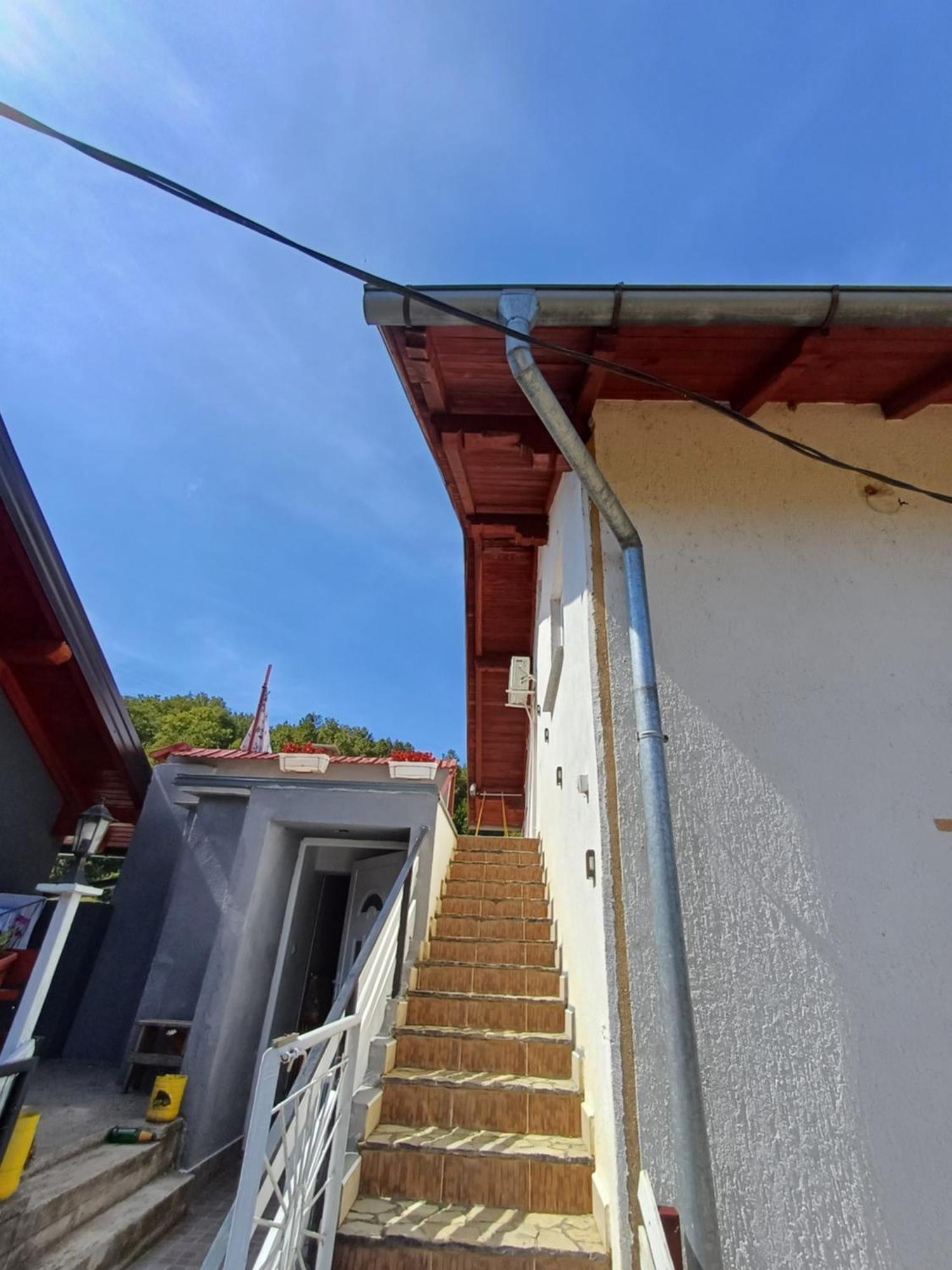 Apartman Denis Una Luzine Exterior photo