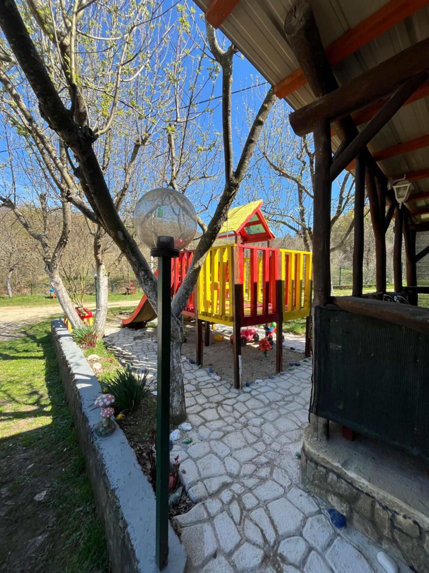 Apartman Denis Una Luzine Exterior photo