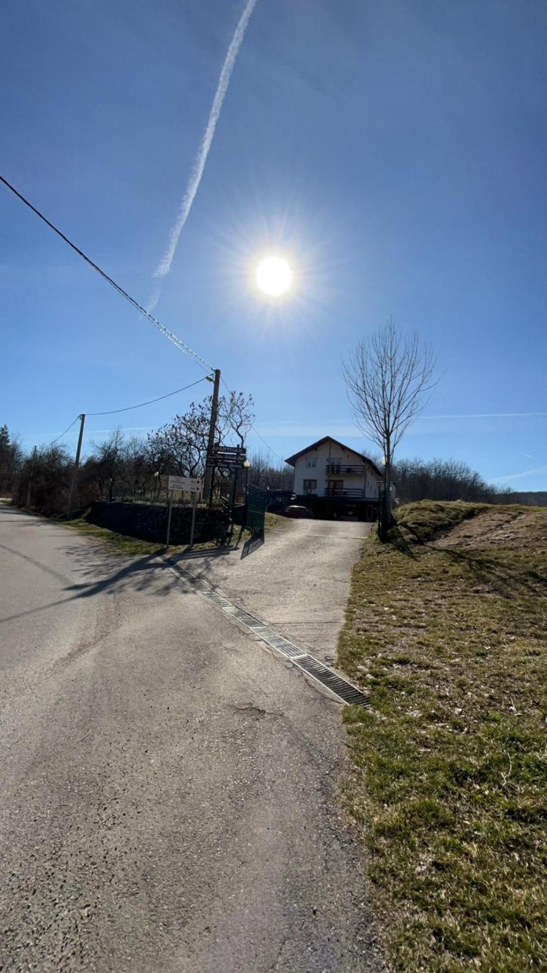 Apartman Denis Una Luzine Exterior photo